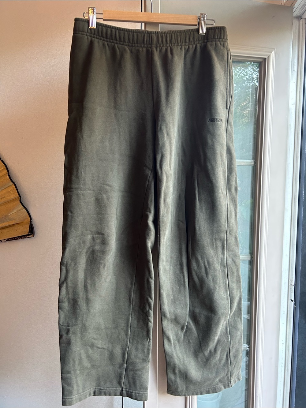 Aritzia womens Olive Green Relaxed Sweatpants